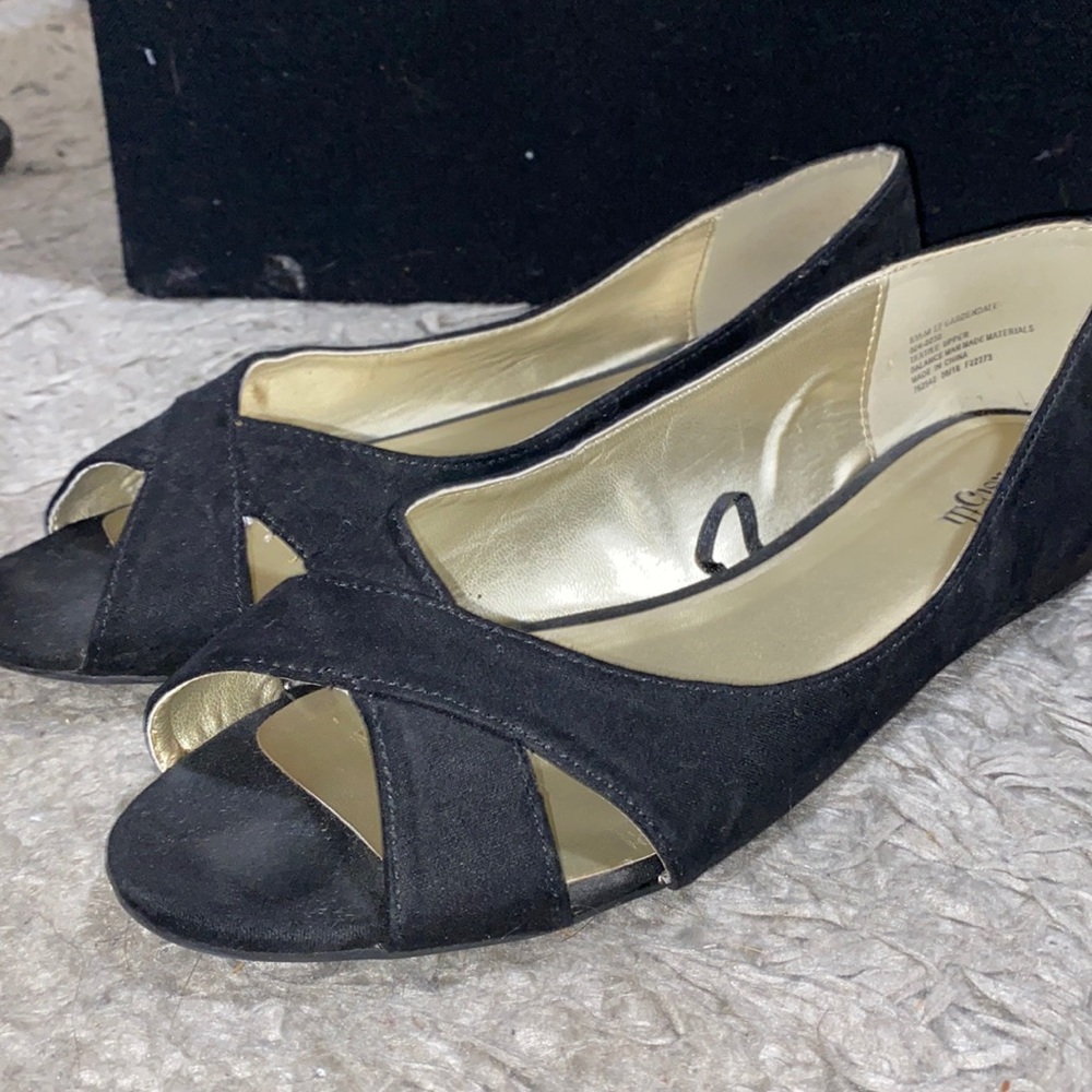 Black peep toe flats